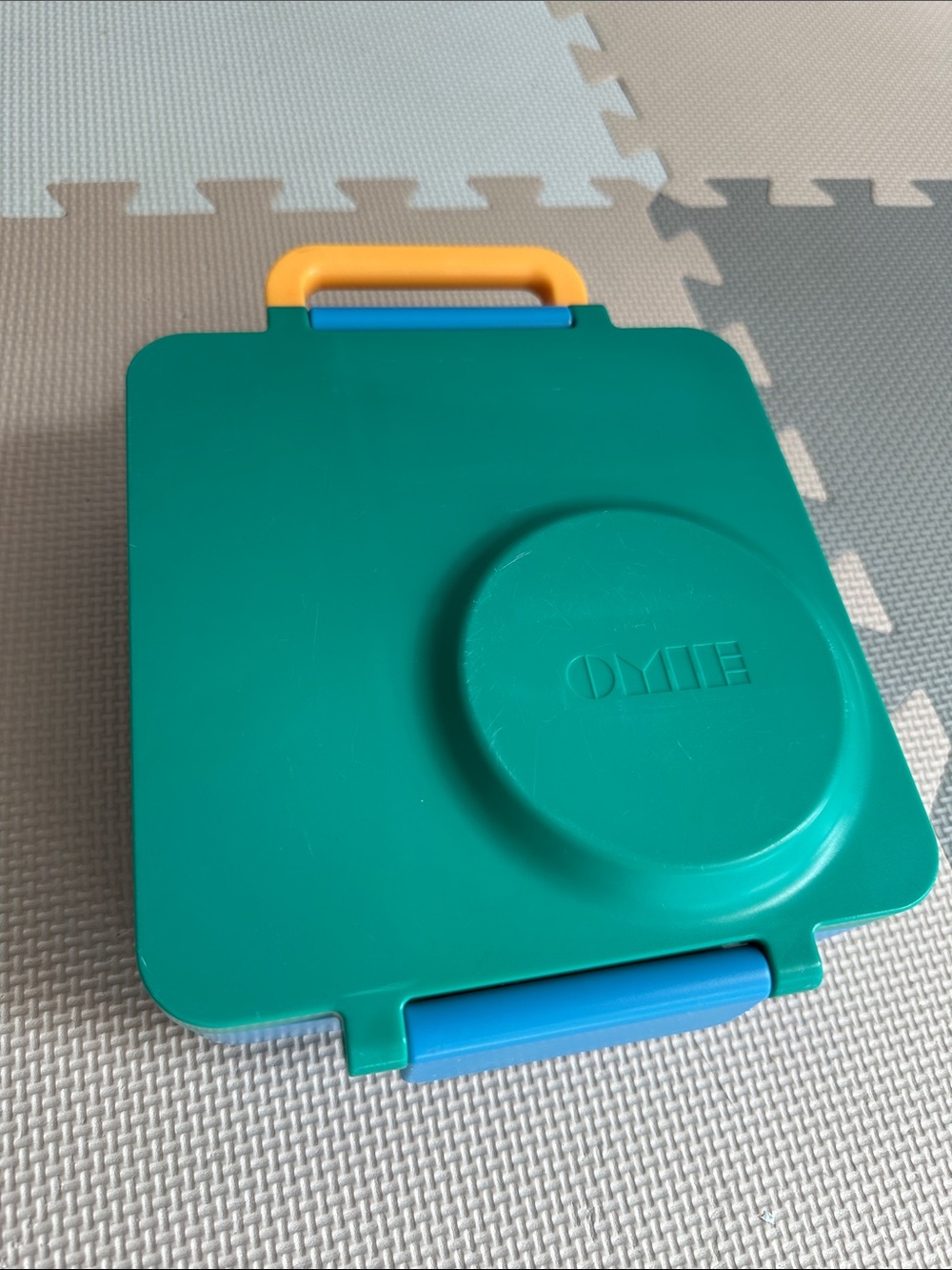 Omie lunch box with thermos